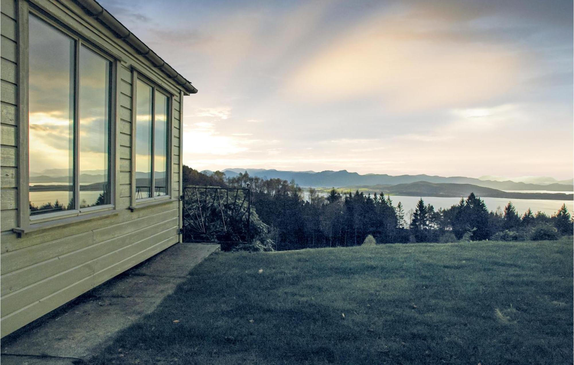 Stunning Home In Tau With House A Mountain View Eksteriør bilde
